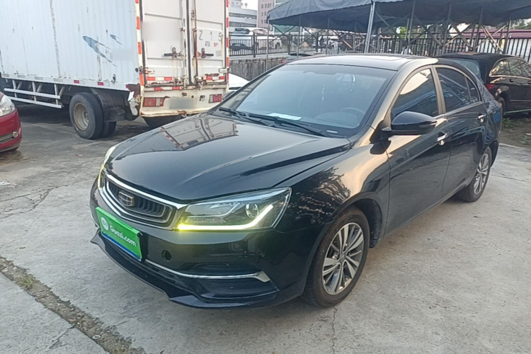 GEELY Emgrand 2018 car image #2