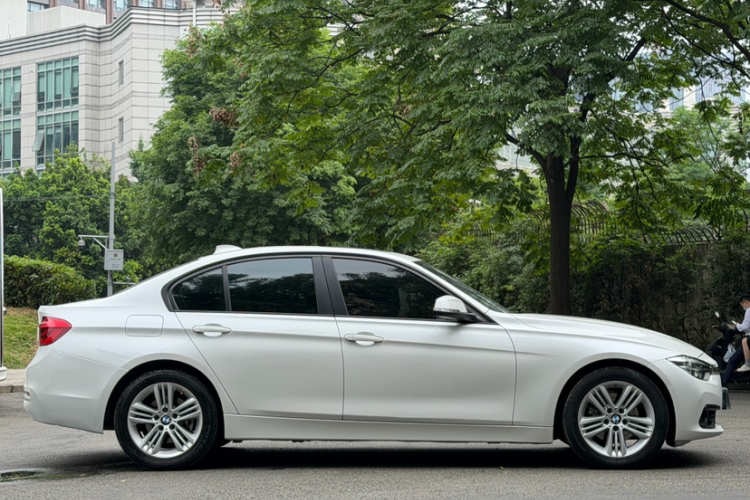 BMW 3 Series 2017 #9 BMW 3 Series 2017 immagine di auto #9