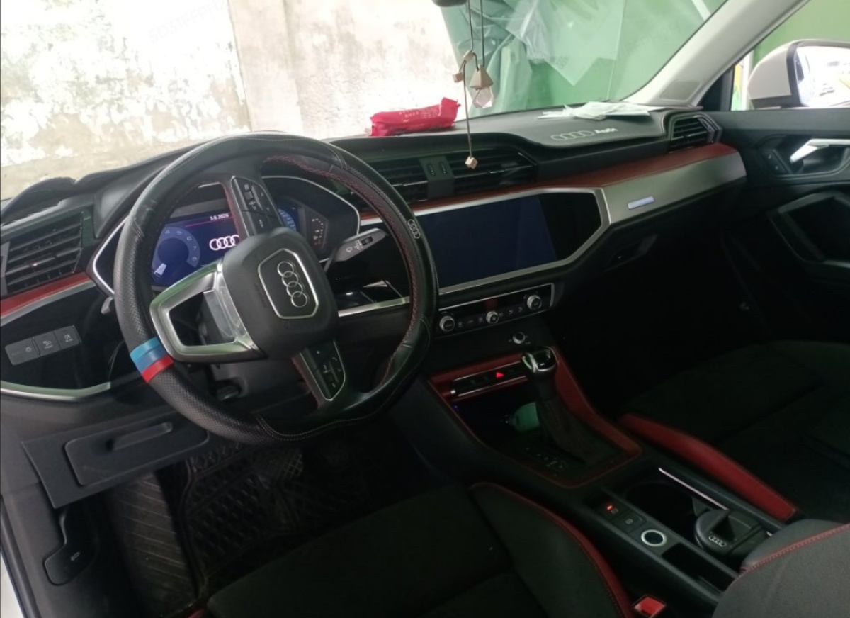 Audi Q3 2022 car image #8