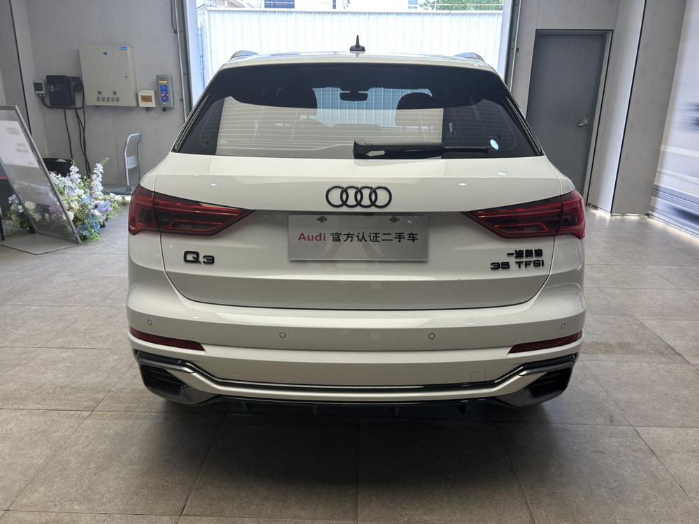 Audi Q3 2025 car image #3