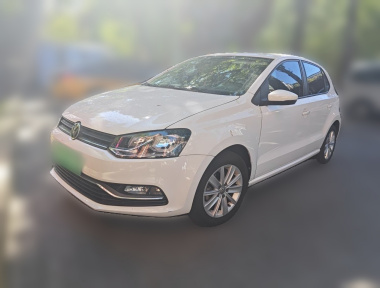 Volkswagen Polo 2015 car image 