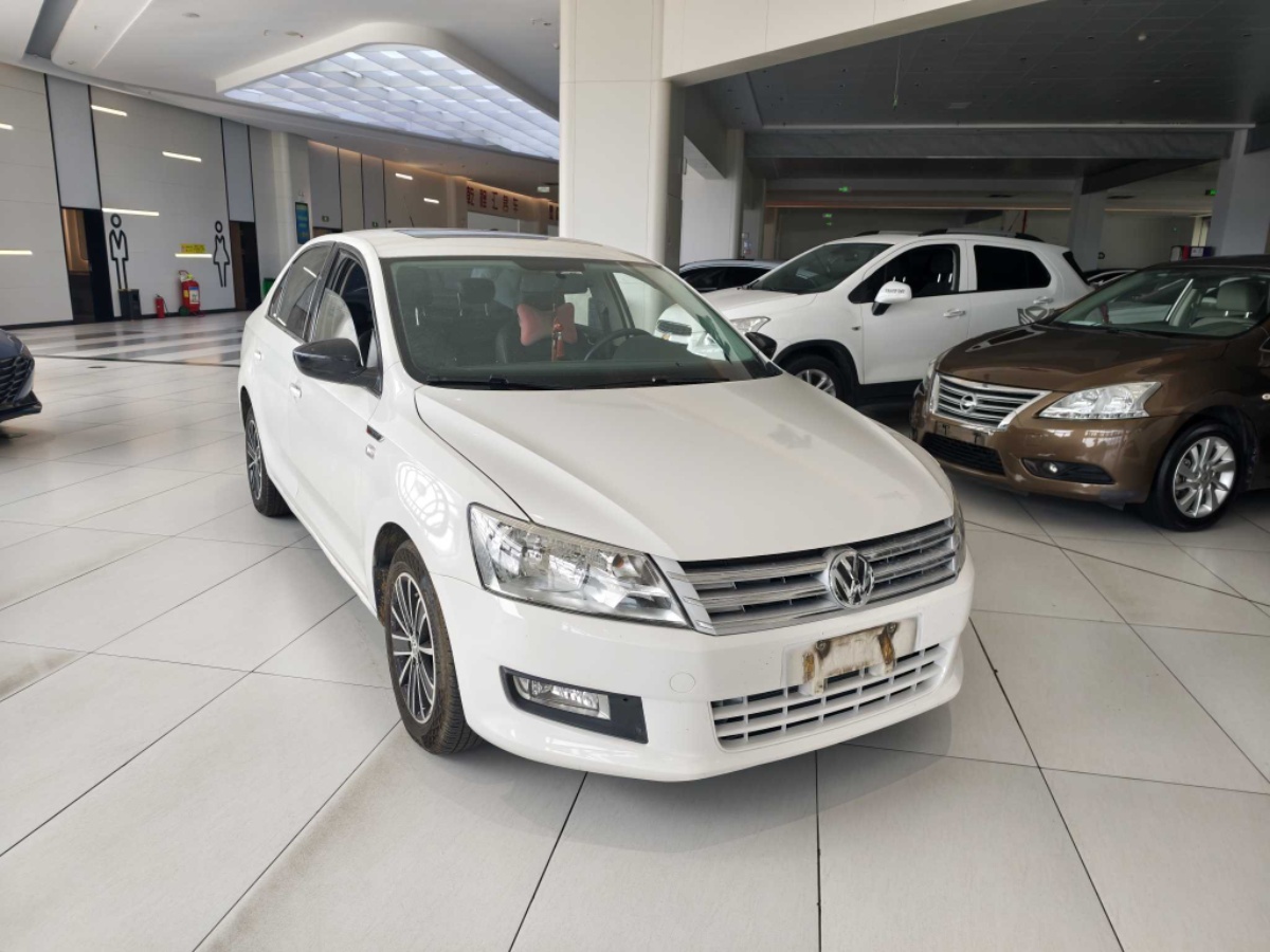 Volkswagen Santana 2014 car image #3