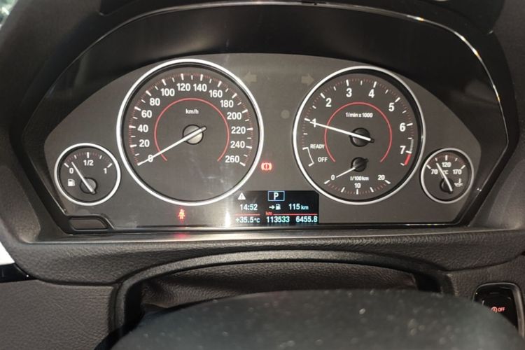 BMW 3 Series 2017 car image #12