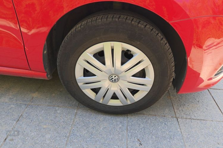 Volkswagen Polo 2018 car image #9