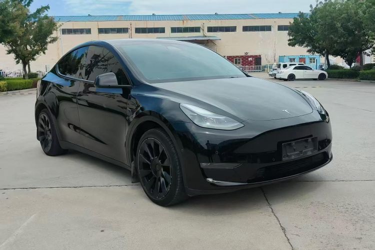 Tesla Model Y 2023 immagine di auto #7