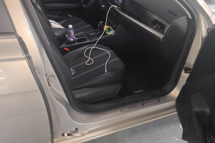 Volkswagen Lavida 2019 car image #25