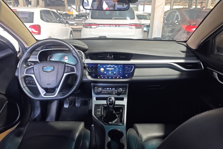 GEELY Emgrand 2018 car image #10