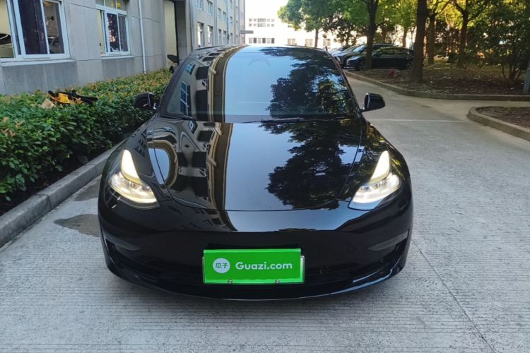 Tesla Model 3 2022 car image #3
