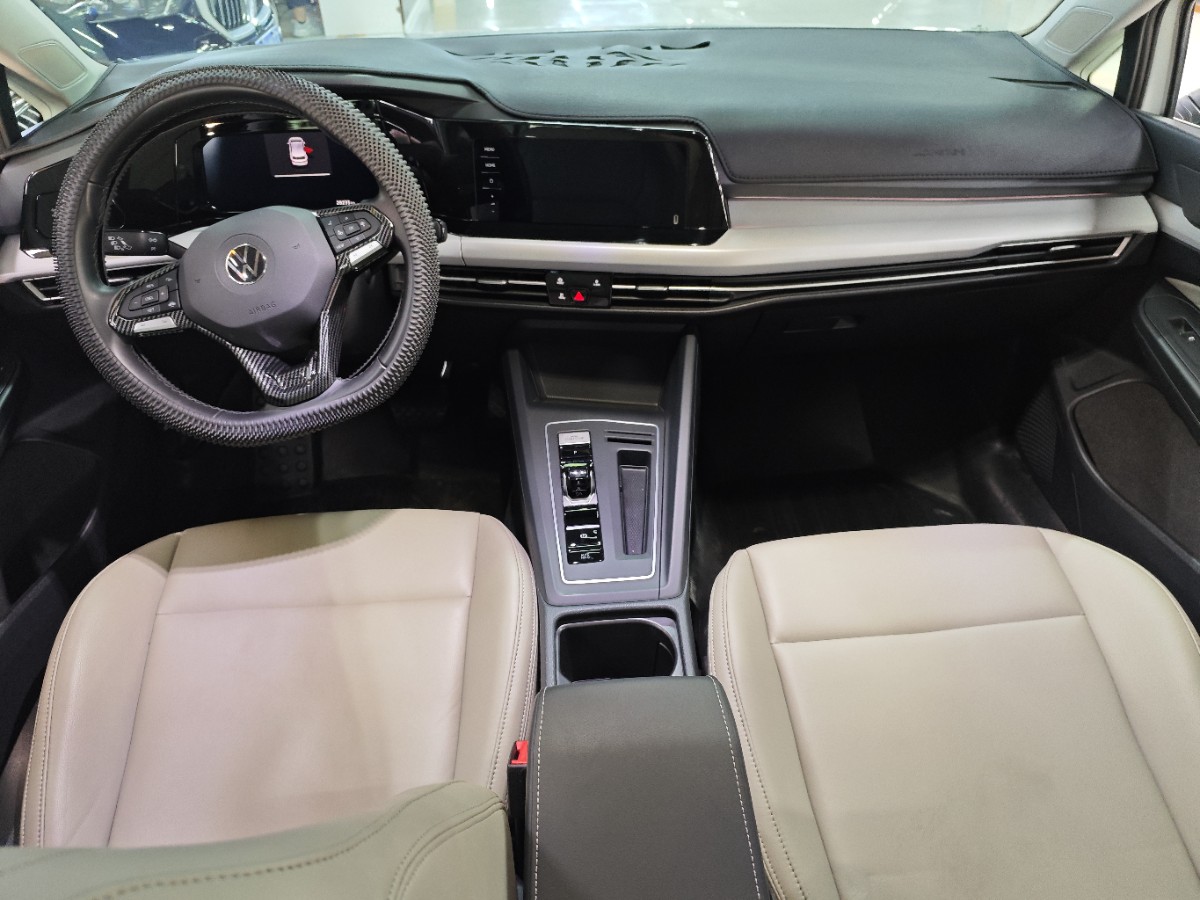 Volkswagen Golf 2021 car image #6