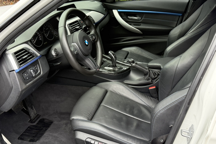 BMW 3 Series 2018 #17 BMW 3 Series 2018 car image #17