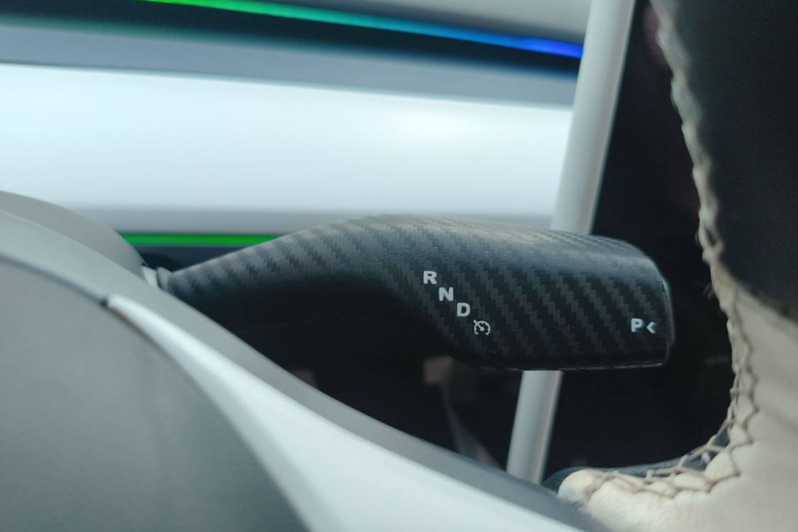 Tesla Model Y 2024 car image #27