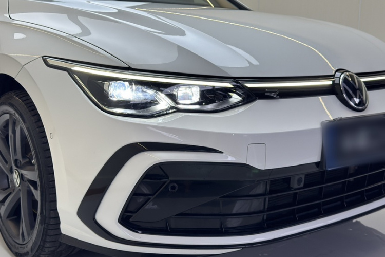 Volkswagen Golf 2021 car image #14