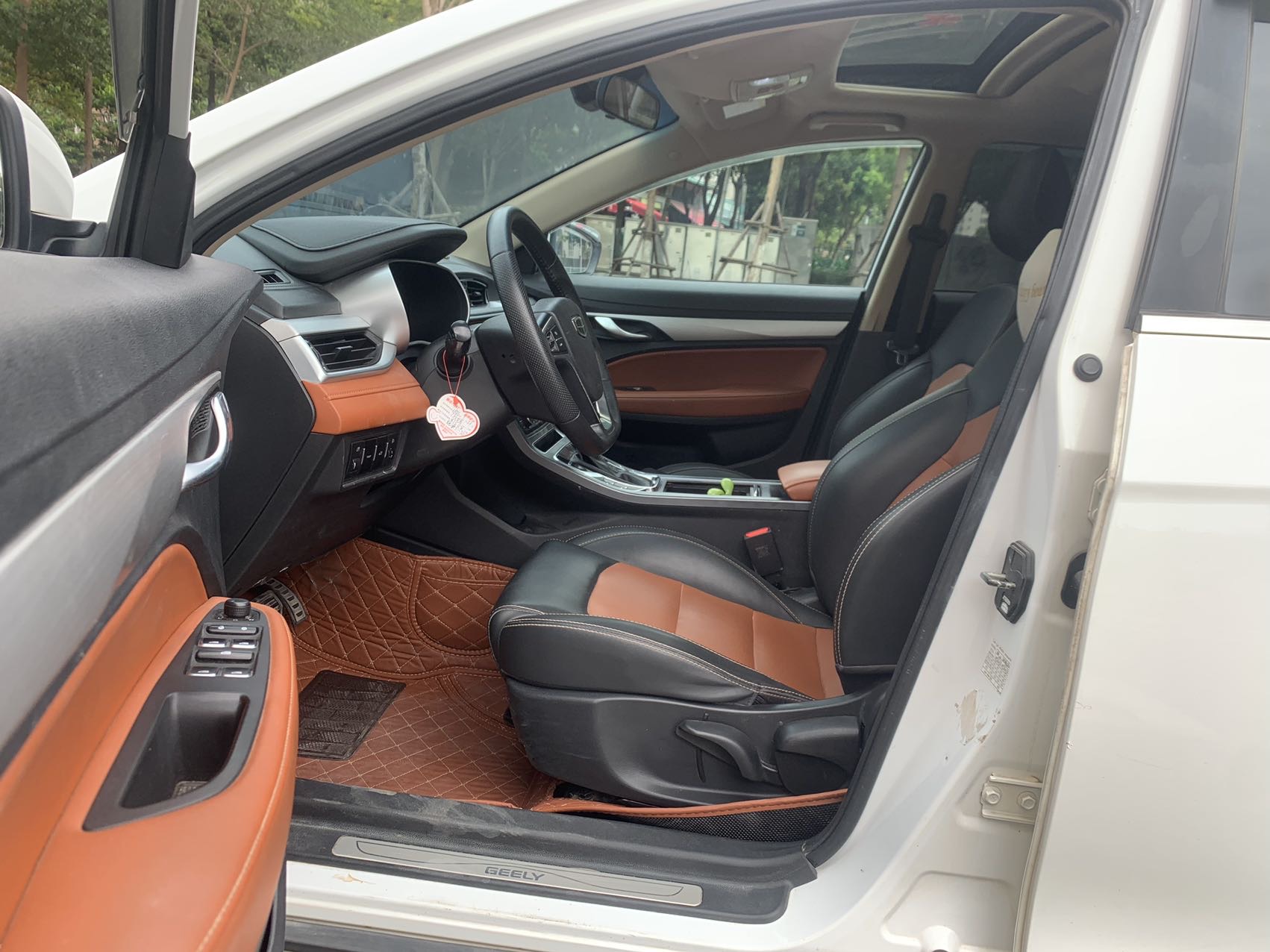 GEELY Emgrand 2018 #9 GEELY Emgrand 2018 صورة سيارة #9