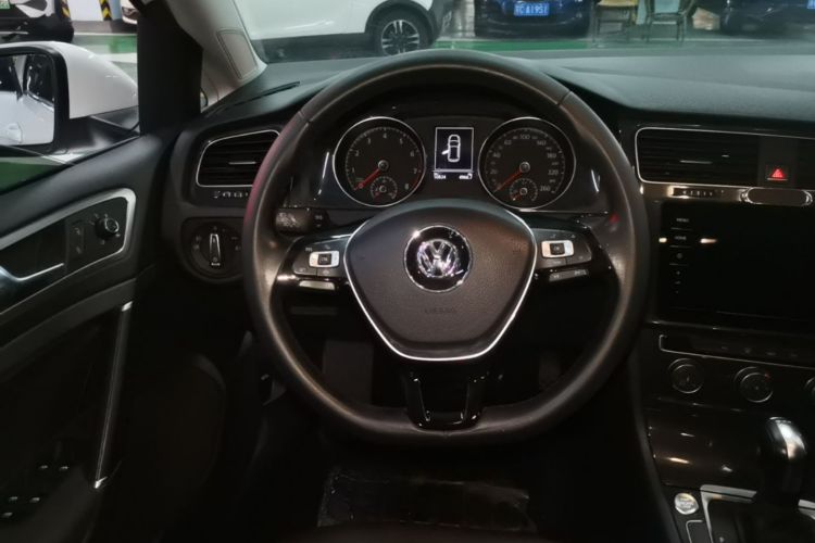 Volkswagen Golf 2020 #15 Volkswagen Golf 2020 car image #15