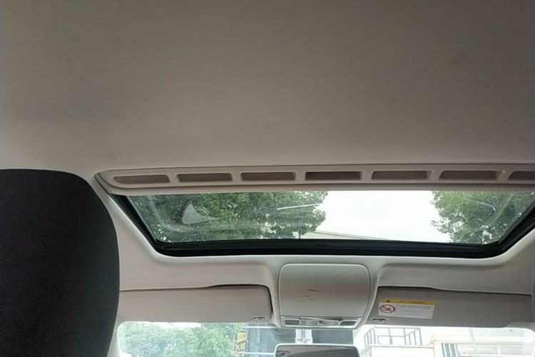 Volkswagen Polo 2016 car image #18