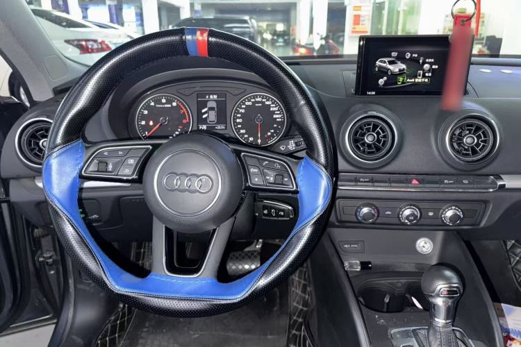 Audi A3 2019 car image #9