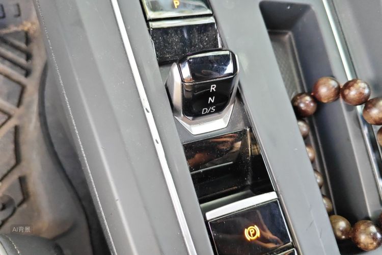 Volkswagen Golf 2022 car image #16