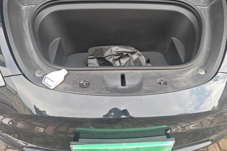 Tesla Model Y 2021 car image #22