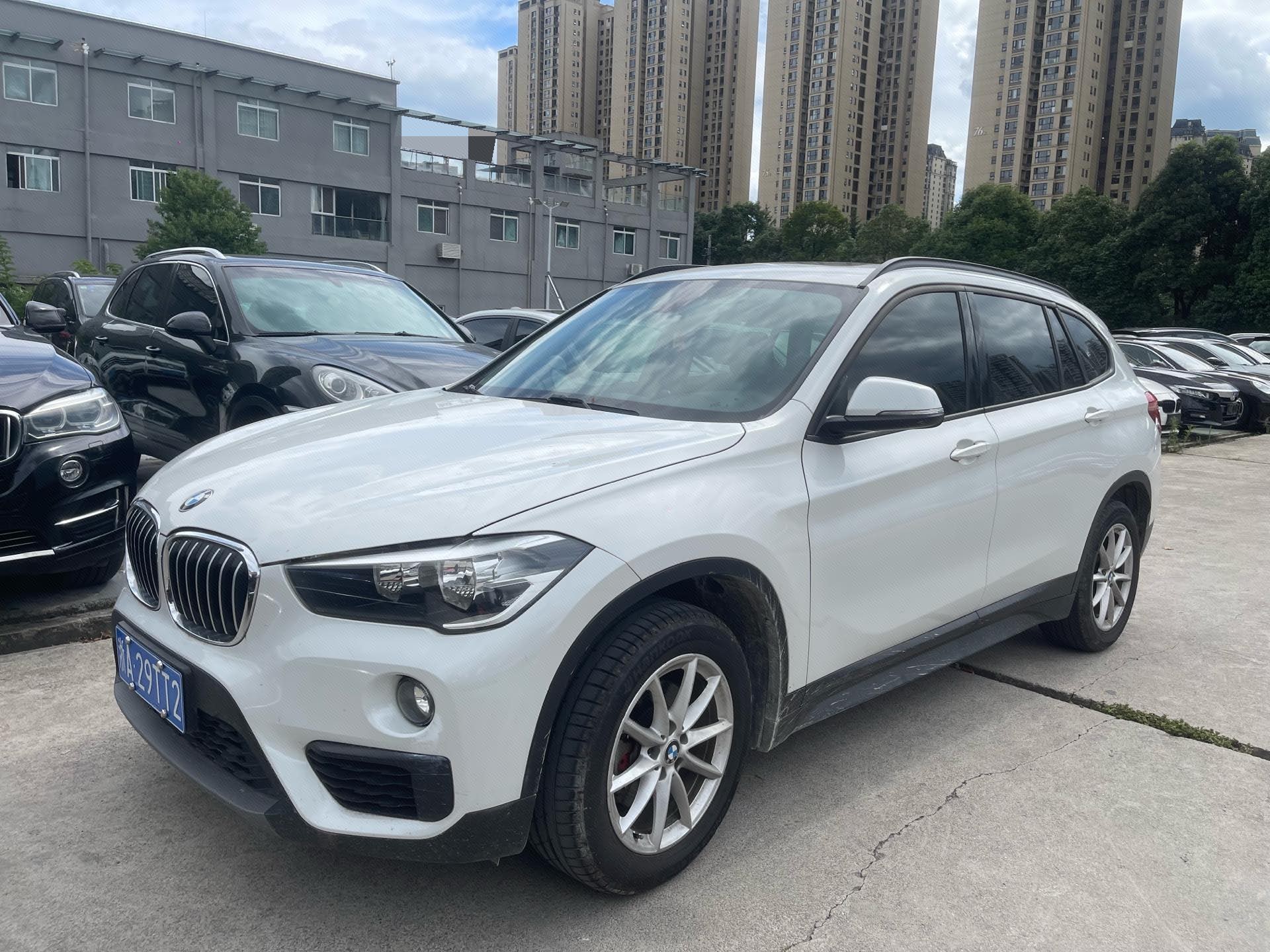 BMW X1 2019 BMW X1 2019 car image