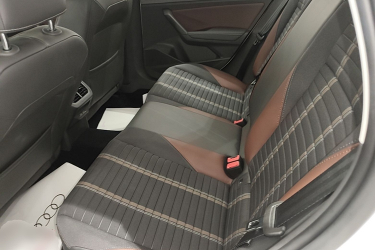 Volkswagen Lavida 2019 #19 Volkswagen Lavida 2019 car image #19