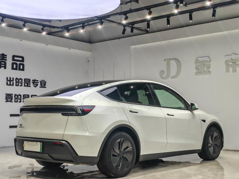 Tesla Model Y 2026 #6 Tesla Model Y 2026 immagine di auto #6