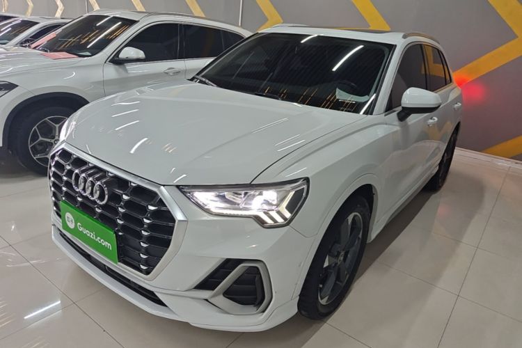 Audi Q3 2022 car image #2