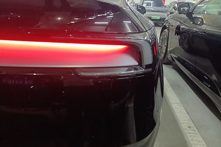 Tesla Model Y 2026 #8 Tesla Model Y 2026 car image #8