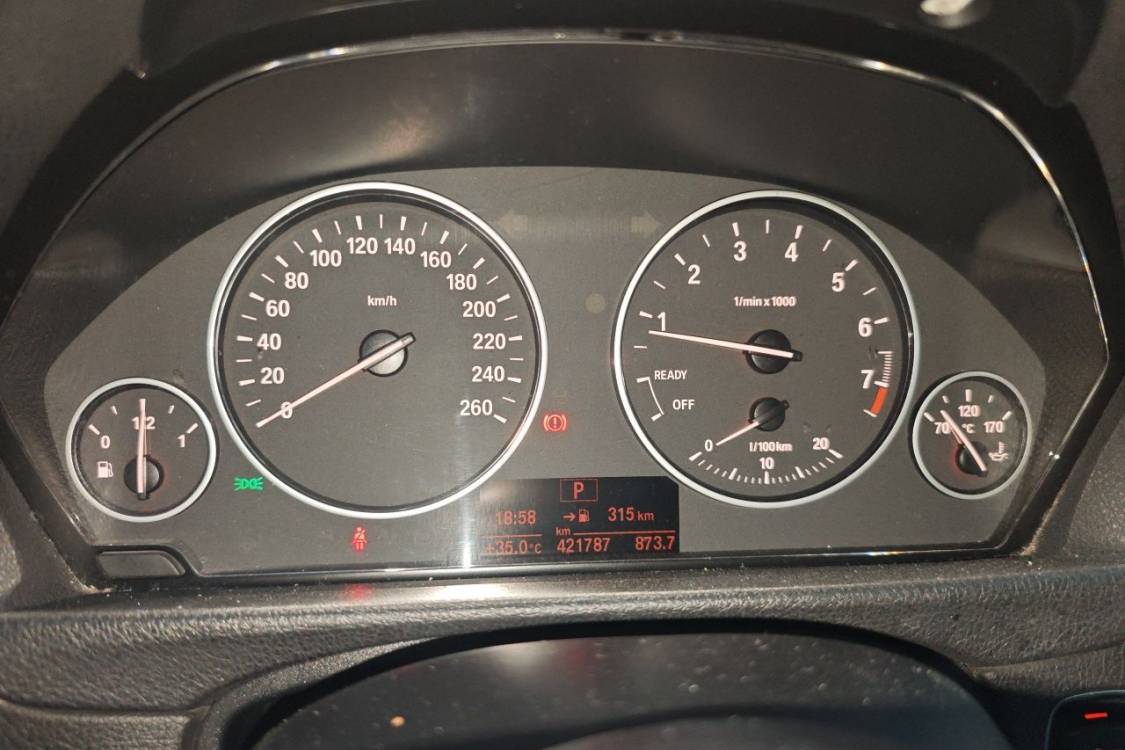 BMW 3 Series 2015 car image #26