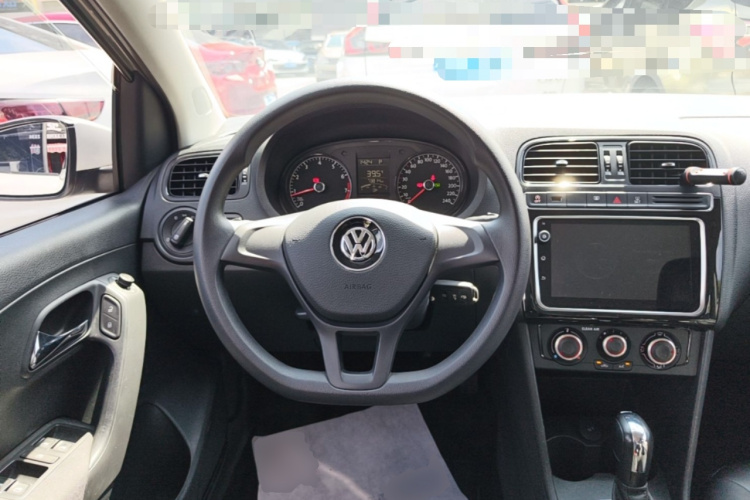 Volkswagen Polo 2018 car image #15