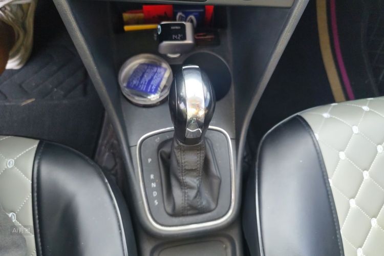 Volkswagen Polo 2017 car image #16