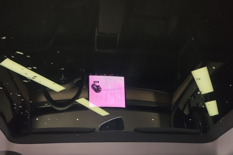 Tesla Model Y 2021 car image #18