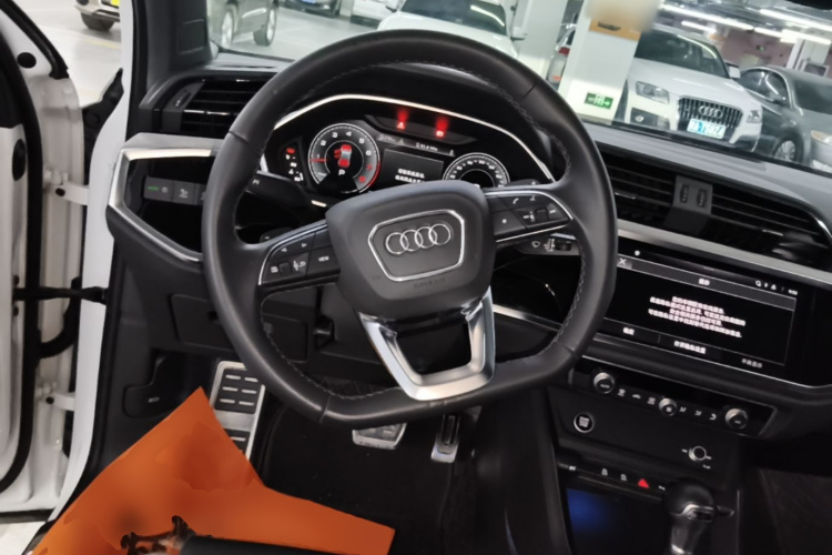 Audi Q3 2024 image de voiture #11