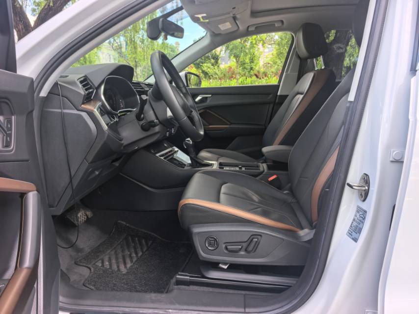 Audi Q3 2021 car image #4