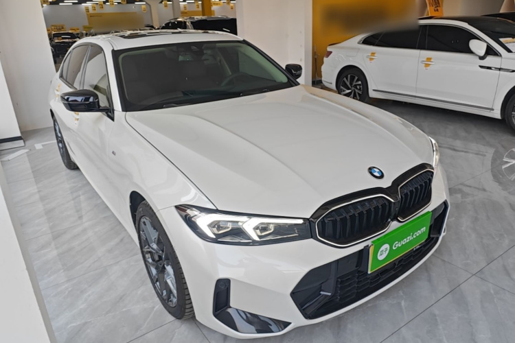 BMW 3 Series 2025 #4 BMW 3 Series 2025 car image #4