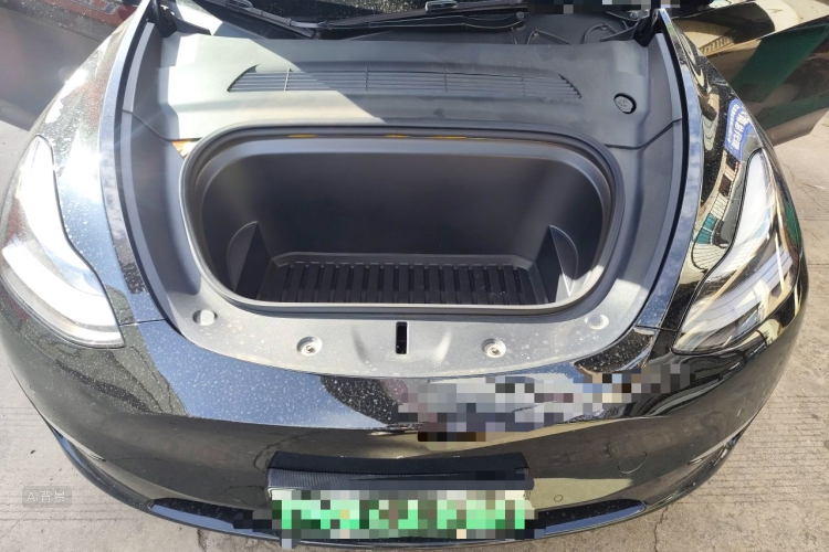 Tesla Model Y 2023 car image #22