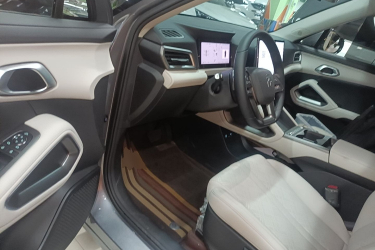 BYD YuanUP 2026 car image #16