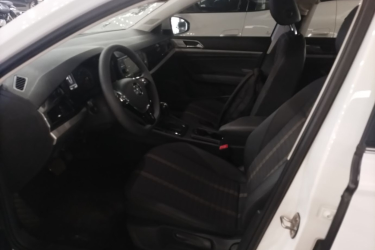 Volkswagen Lavida 2019 car image #15