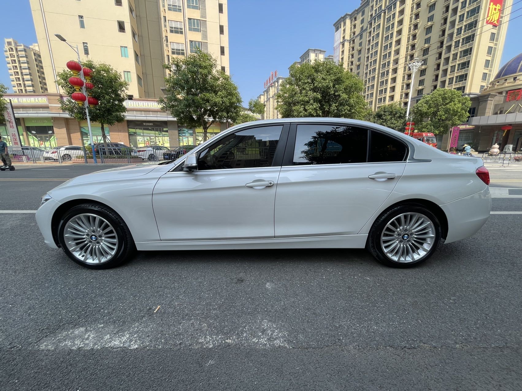 BMW 3 Series 2018 #4 BMW 3 Series 2018 car image #4