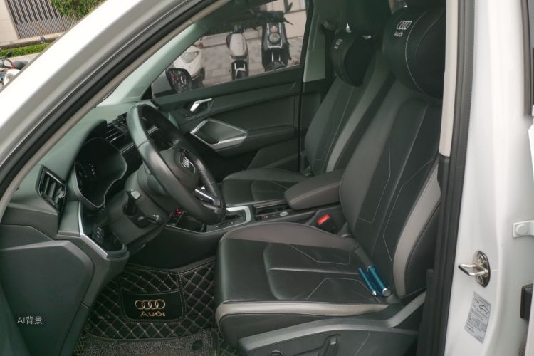 Audi Q3 2021 car image #17