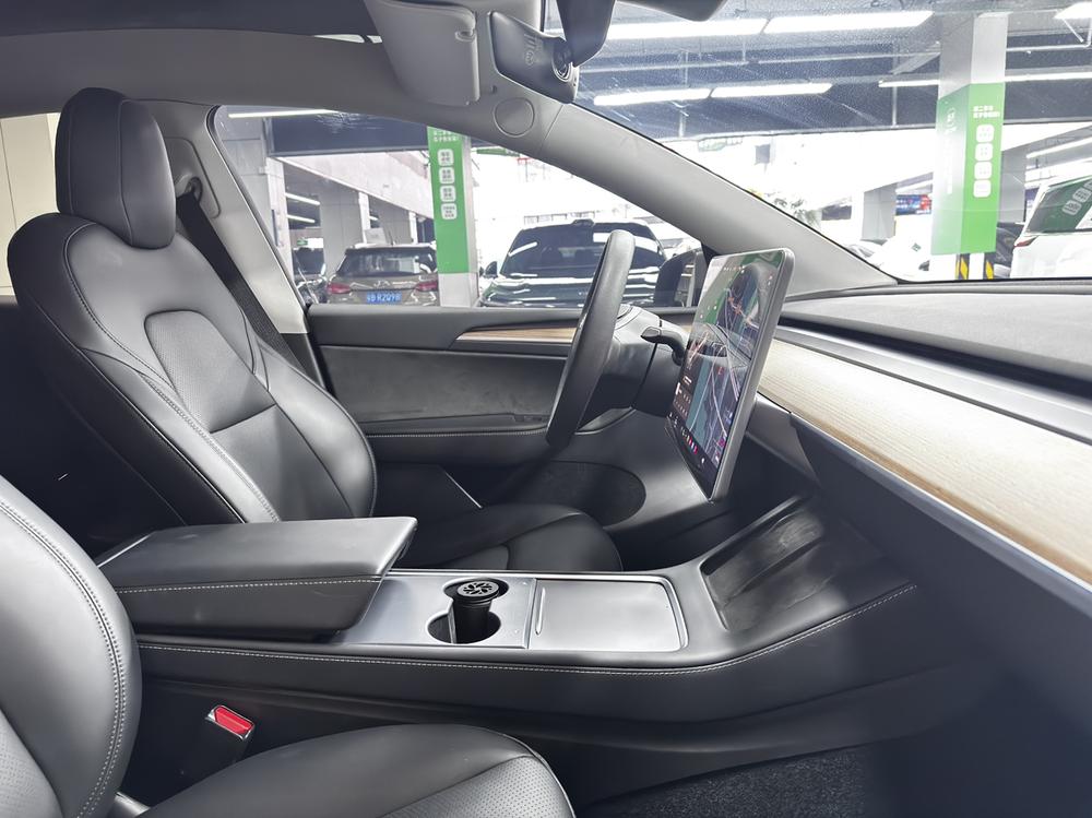 Tesla Model Y 2021 #9 Tesla Model Y 2021 car image #9