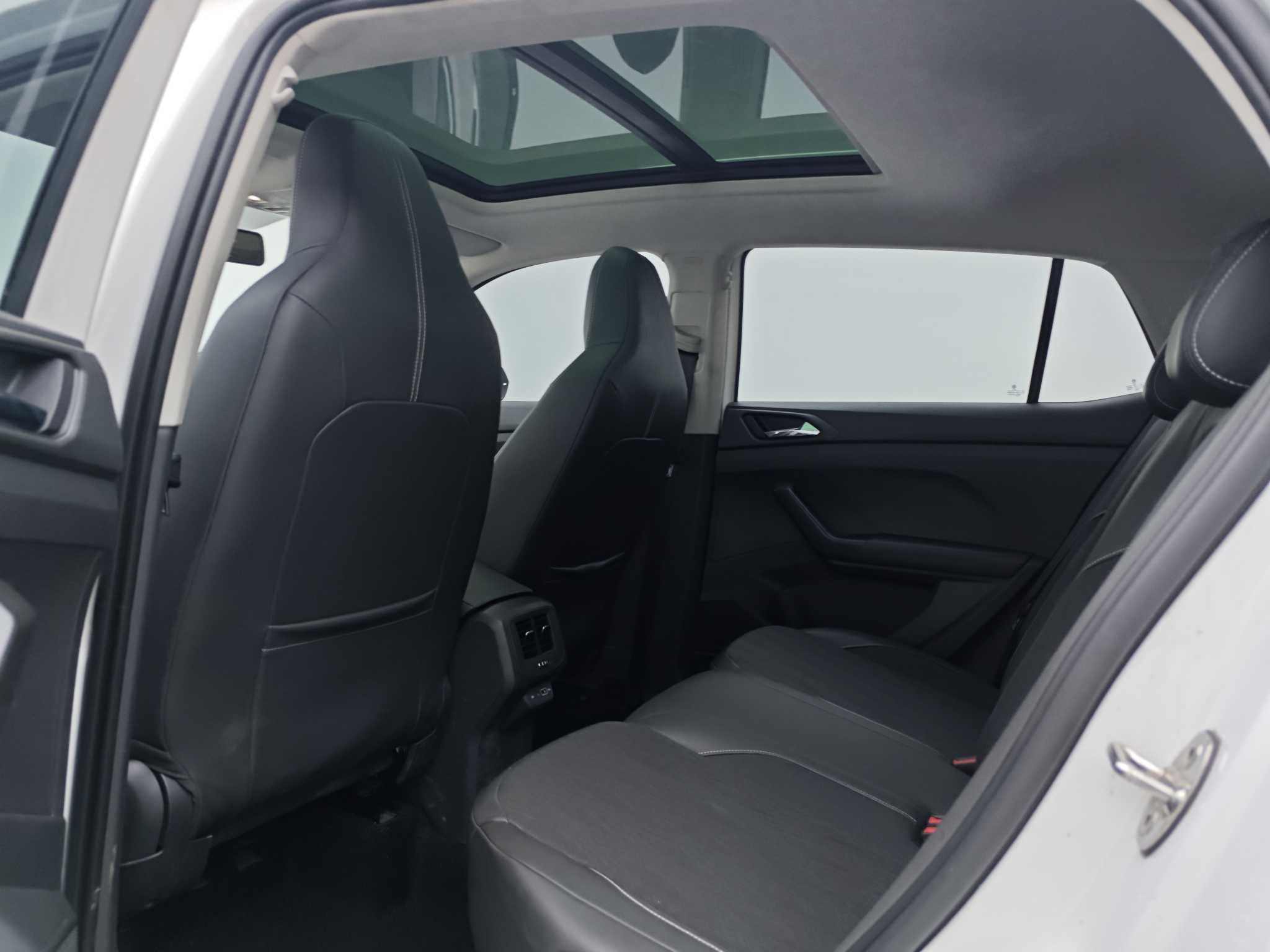 Volkswagen T-Cross 2022 car image #8