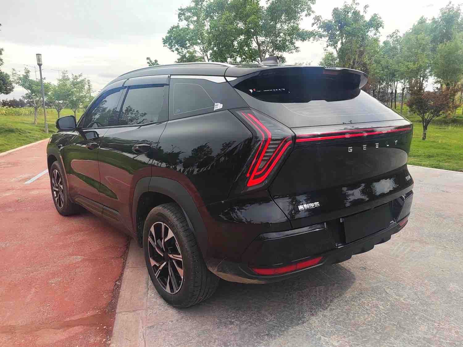 GEELY Boyue L 2025 car image #6