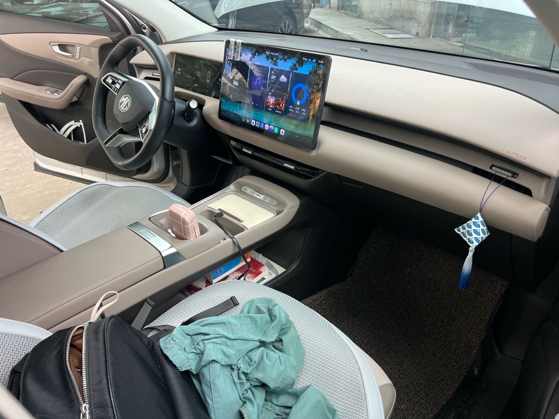 MG ES5 2025 imagen de coche #4
