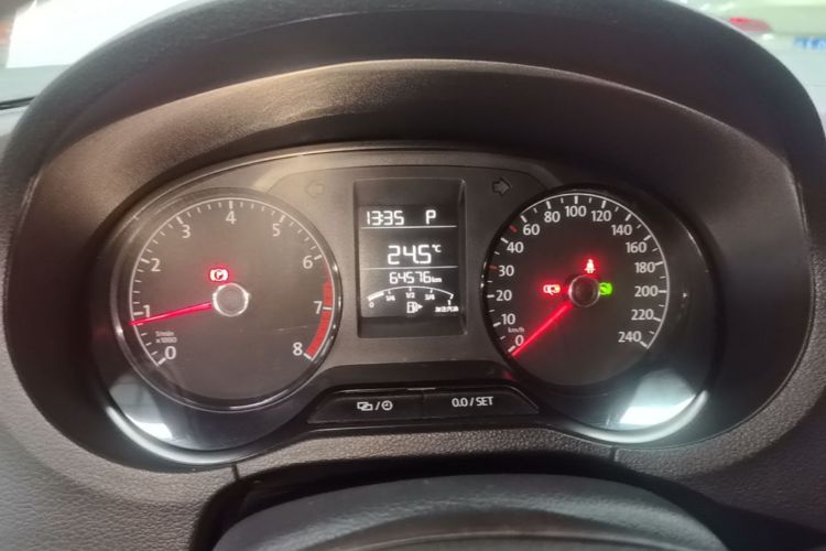 Volkswagen Polo 2018 car image #12
