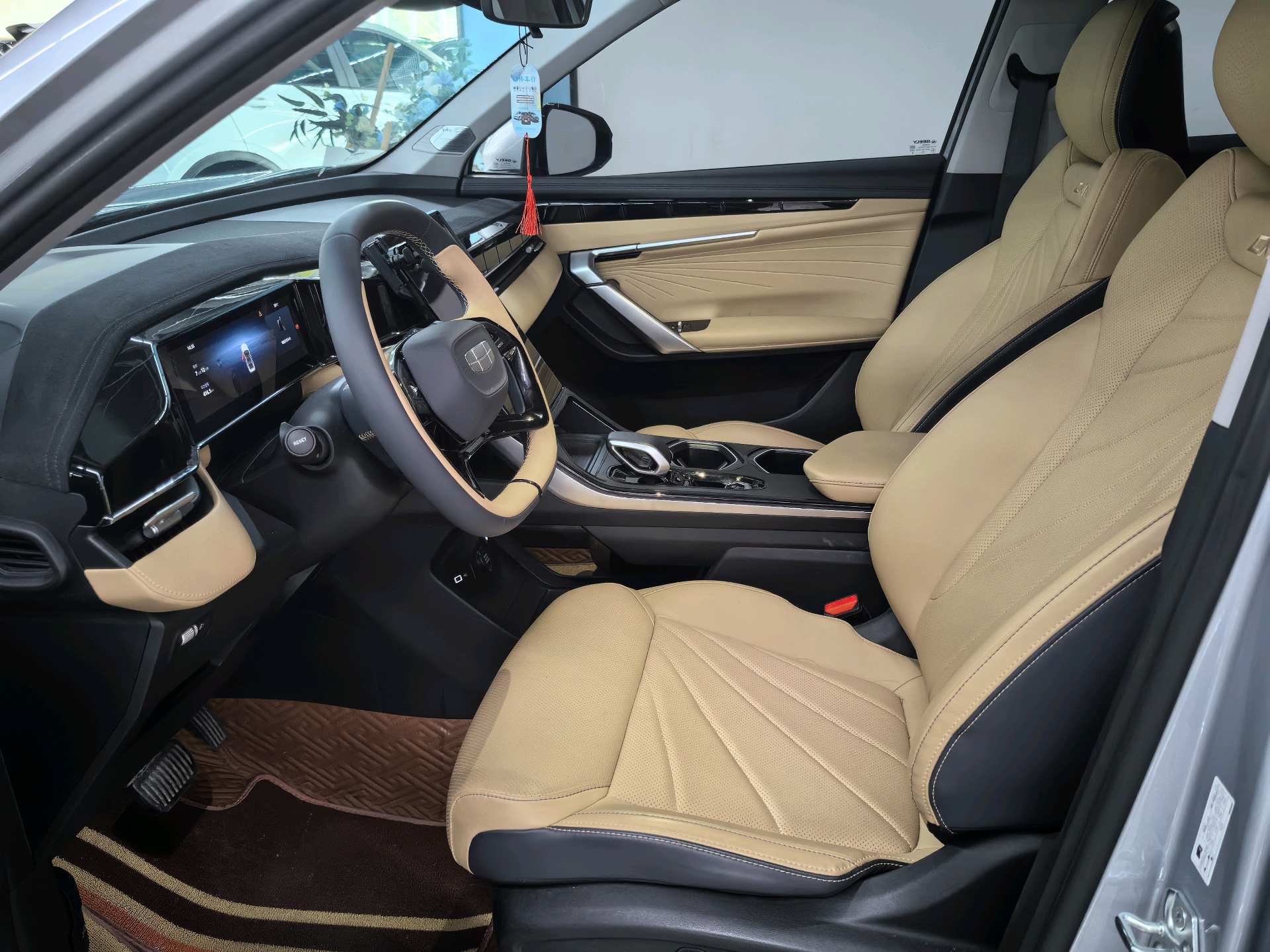 GEELY Boyue L 2023 car image #6