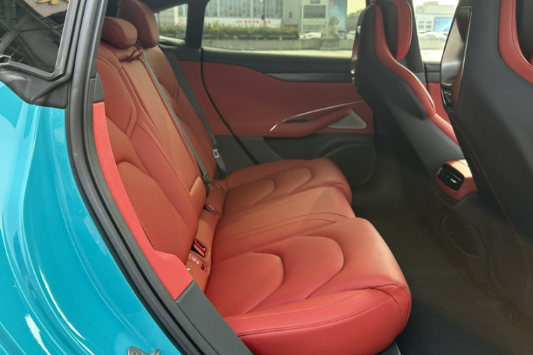 MI SU7 2025 car image #18