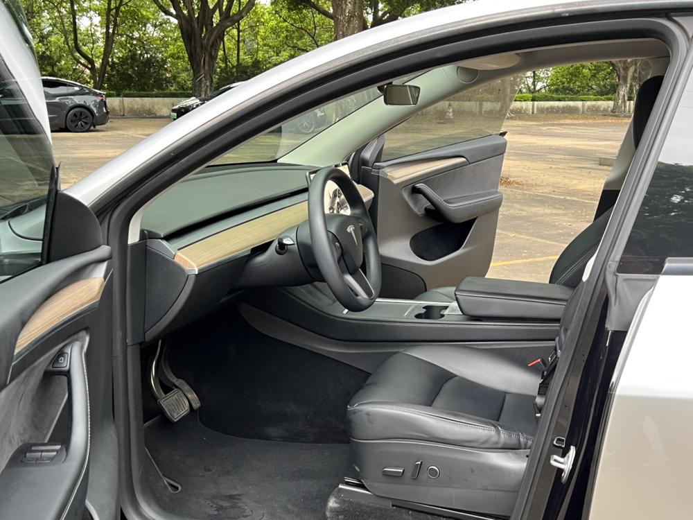 Tesla Model Y 2022 #20 Tesla Model Y 2022 car image #20