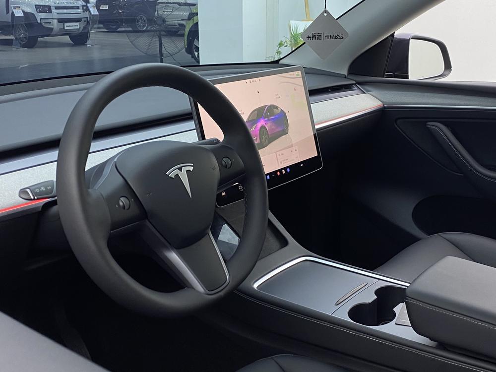 Tesla Model Y 2025 #26 Tesla Model Y 2025 car image #26