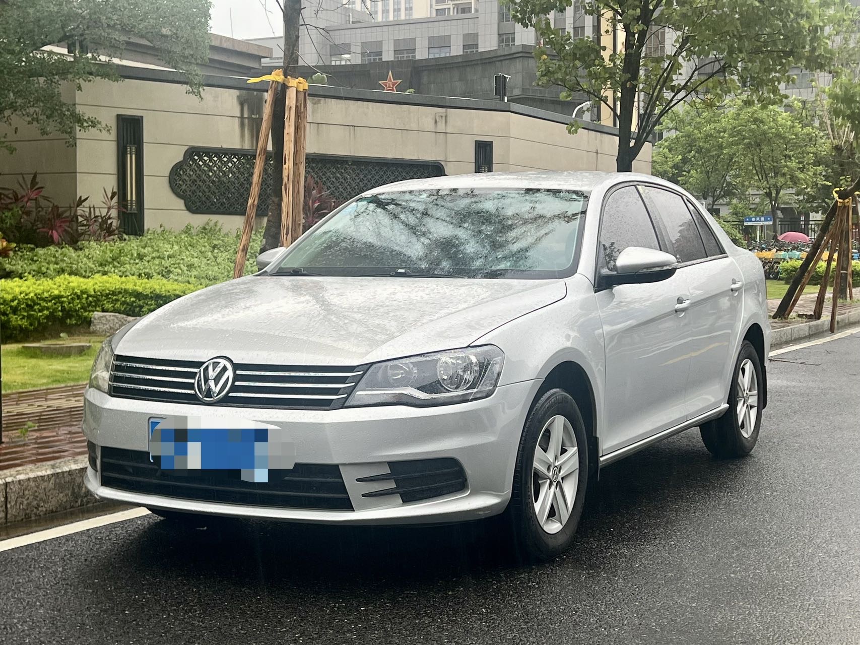 Volkswagen Bora 2014 car image 