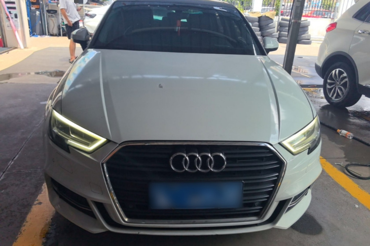 Audi A3 2019 car image #3